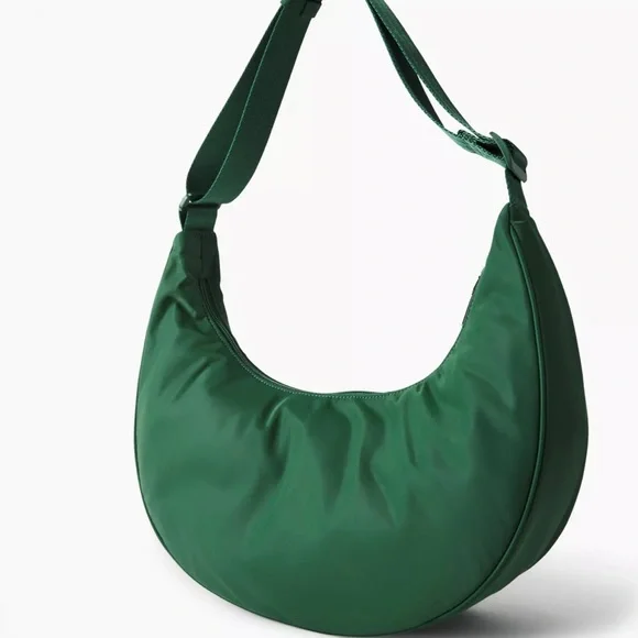 Aritzia crescent nylon bag - Picture 5 of 7